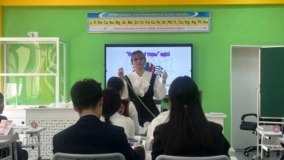 Мектебімізде мектепішілі бақылау бойынша “педагог-модератор” санатына өтініш берген мұғалімдердің сабақтарын өткізу деңгейін бақылау жұмыстары жүргізілуде